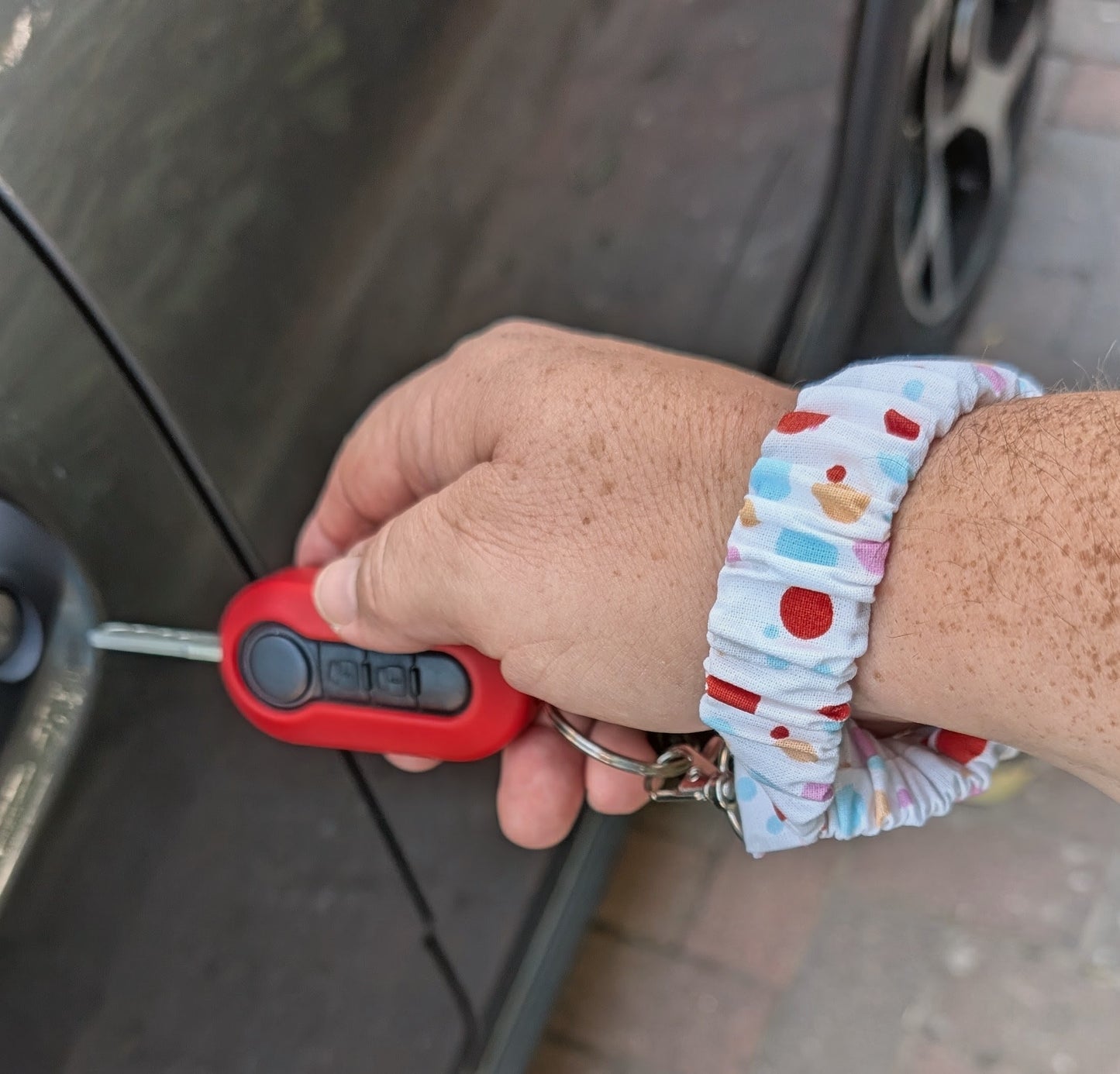 Handgefertigtes Schlüsselarmband