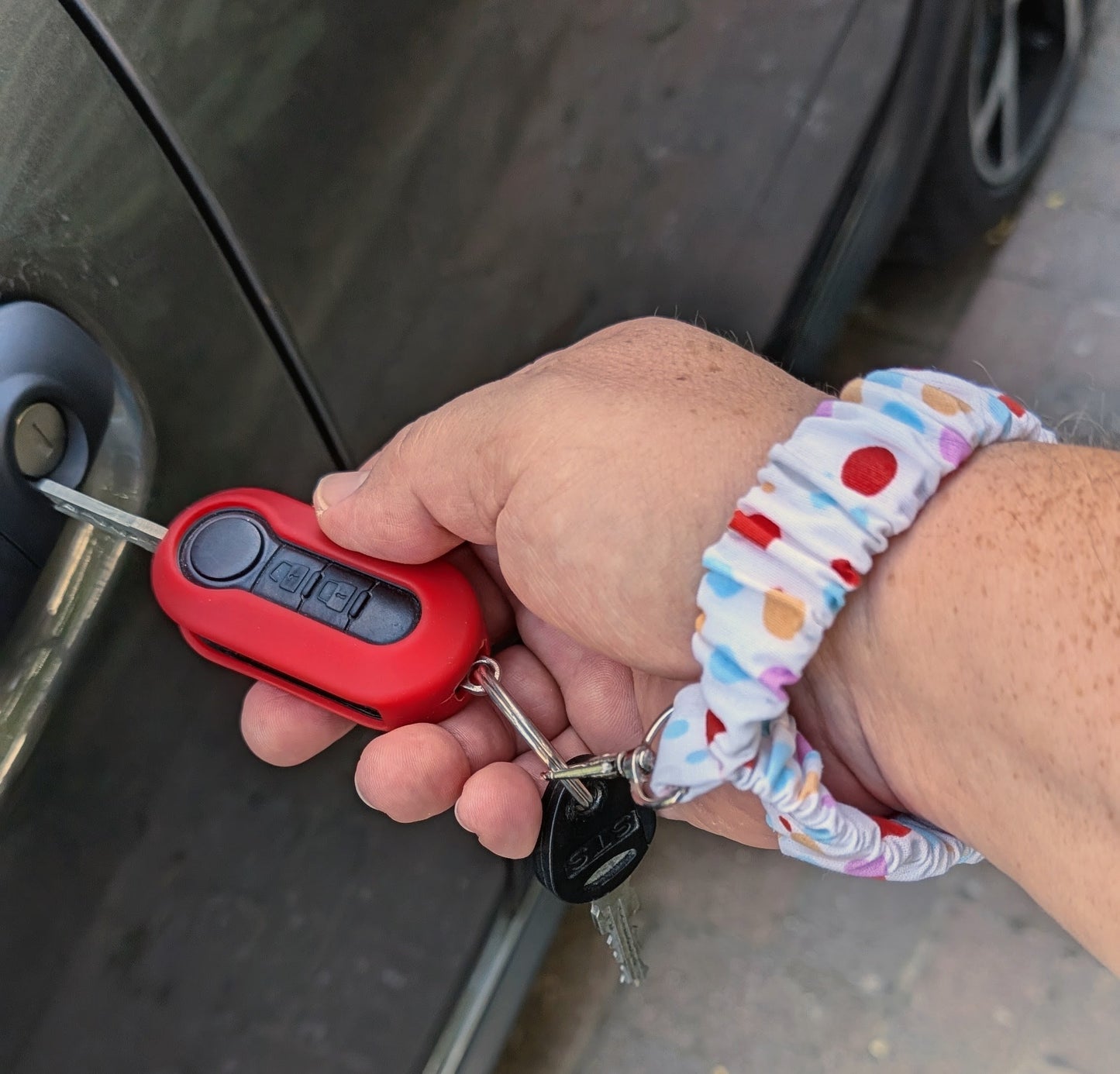 Handgefertigtes Schlüsselarmband